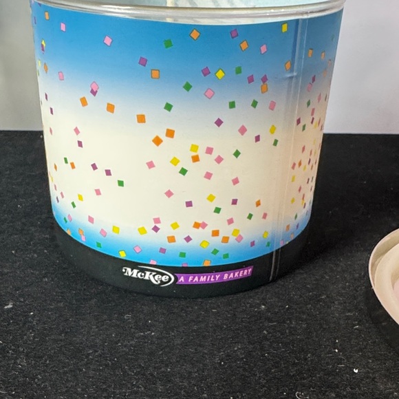 Goose Creek Zebra Cakes Candle (3 wick) - Picture 6 of 7